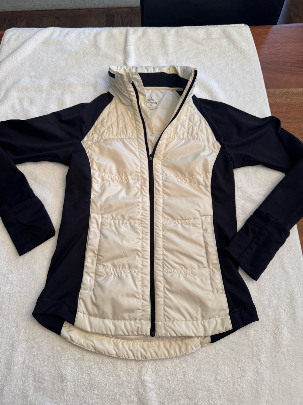 Prana Black and Cream Quilted Hybrid Puffer Jacket